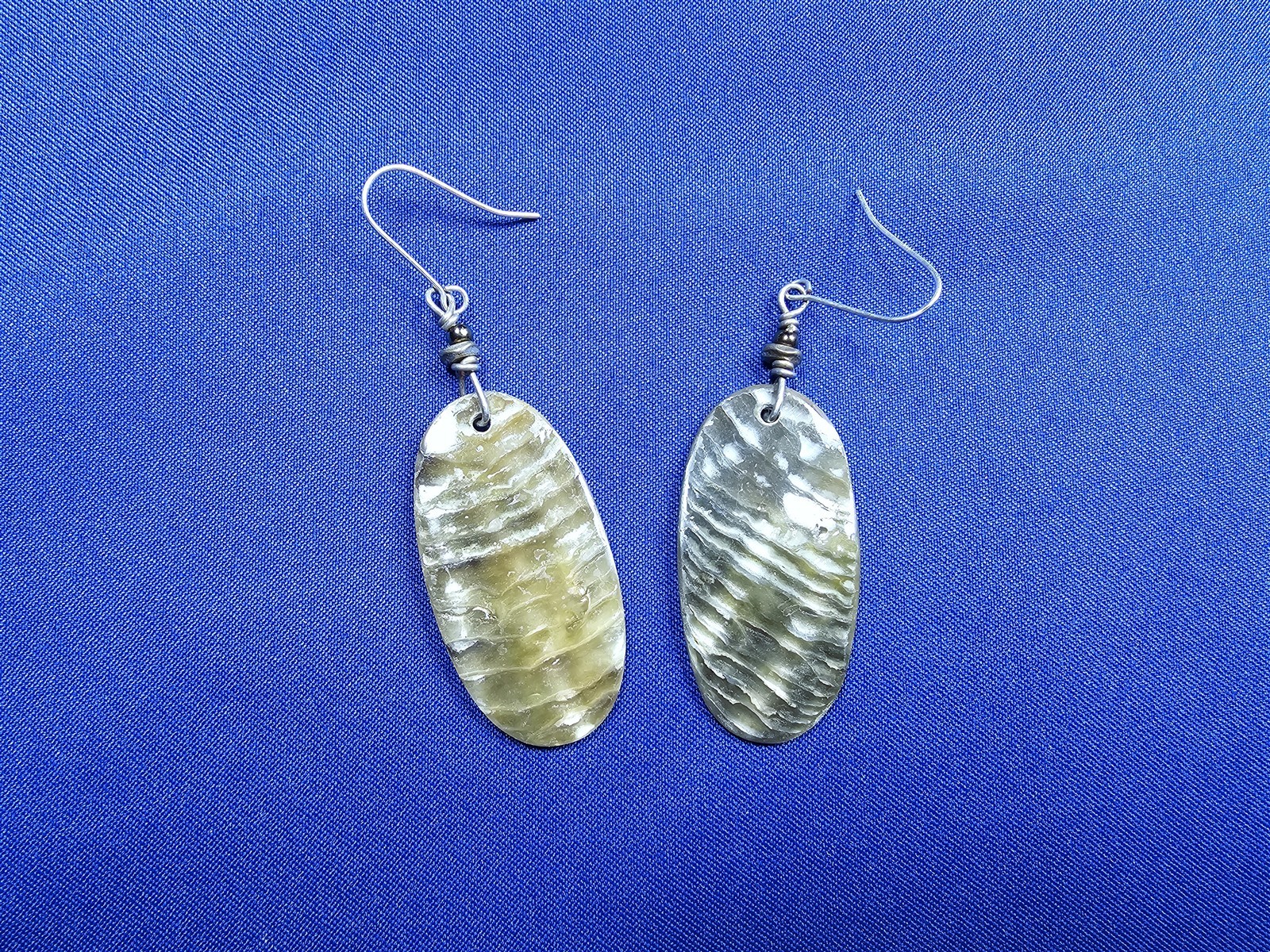 Grandma Grabe's Beautiful Vintage Silver Tone Mother Pearl Oval .274 Oz Earrings