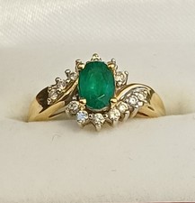 Beautiful 18ct/ 750 Gold Emerald & 0.25ct Diamond Ring, Size N.5, 3.3g