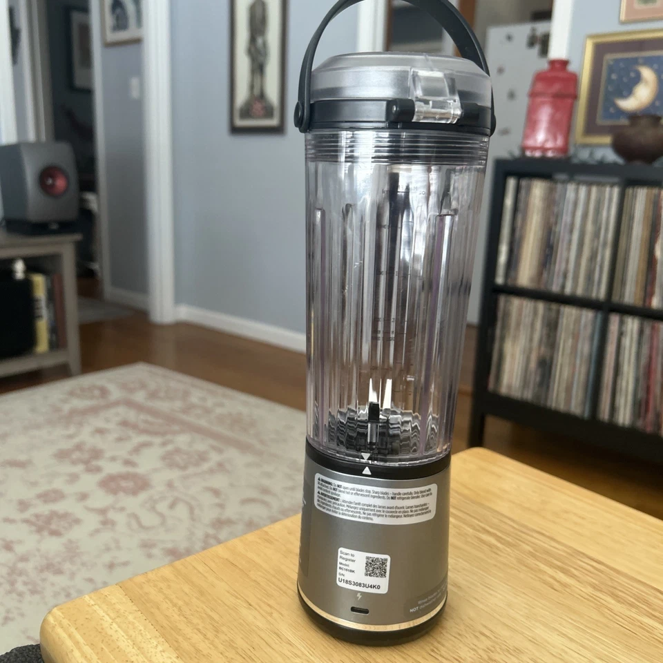 Batidora de batidos portátil Ninja Blast acorde USB de 18 oz no incluida recargable Foto 3 de 4