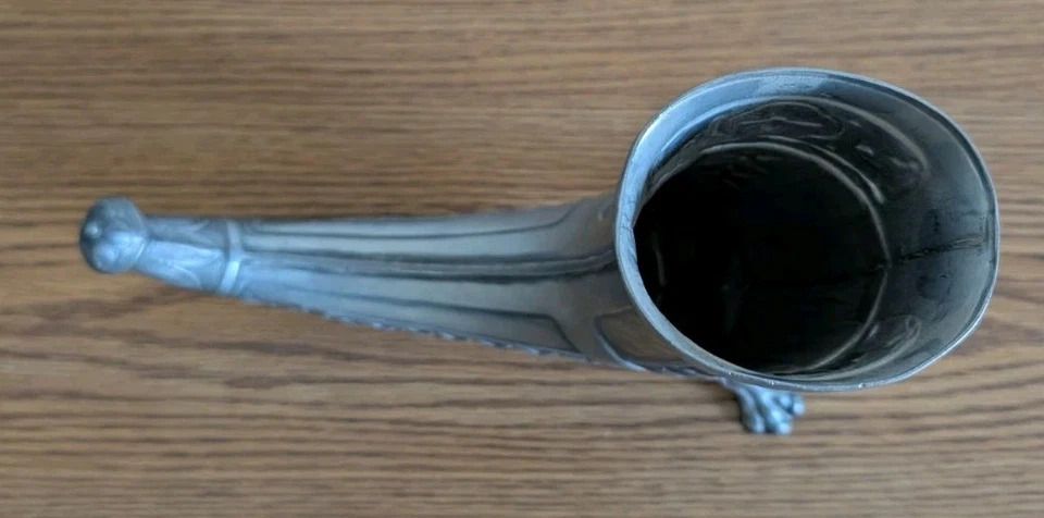 Cuerno de beber vintage Aksel Holmsen con patas peltre vikingo noruego disfrazado Foto 4 de 4