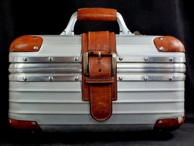 Rimowa Topaz ASSIMA AL Beauty Case 17L | eBay Rimowa Topaz ASSIMA AL Beauty Case 17L | eBay