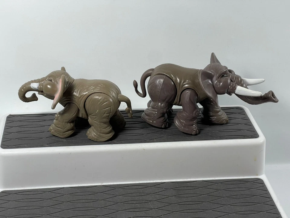 Lote de 2 Figuras de Goma Gris Duro Juguete Familia Elefante De Colección 1995 F-P, INC Foto 4 de 4