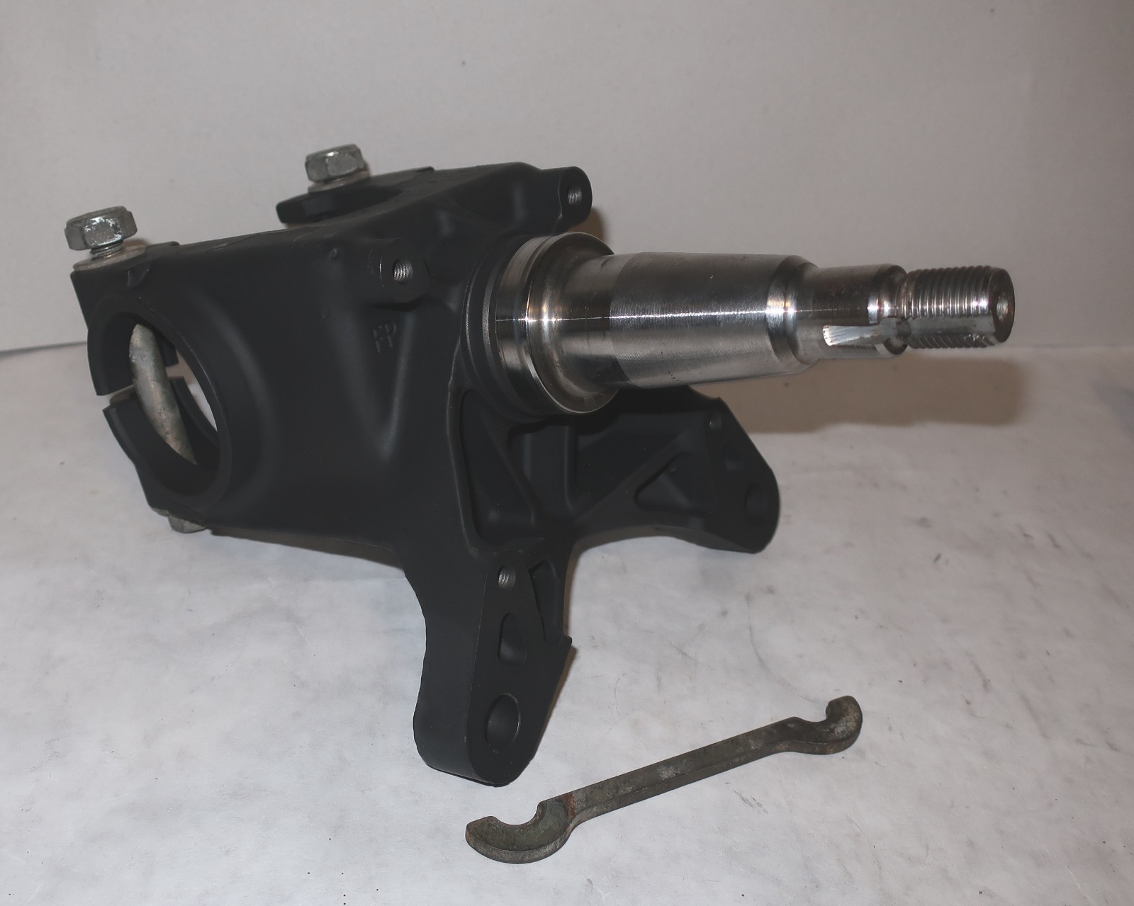 Maserati Biturbo STEERING KNUCKLE Support Spindle 5 Lug Bolt 430 2.24 4.24#9776n