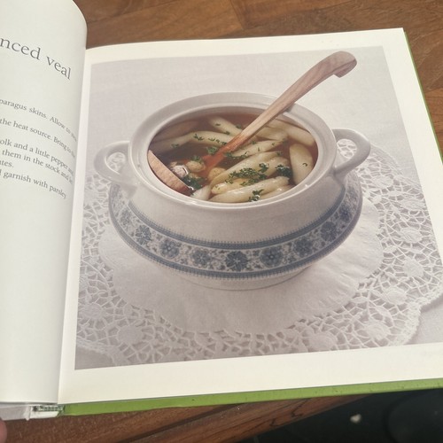 Asparagus by Thea Spierings, hardcover (S1.8) - Picture 6 of 9