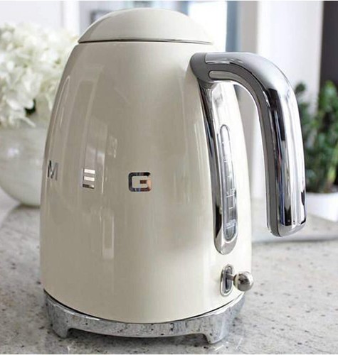 Smeg Bollitore Elettrico 1.7 Litri 2400 W Base 360° Bianco KLF03WHEU - Foto 5 di 7