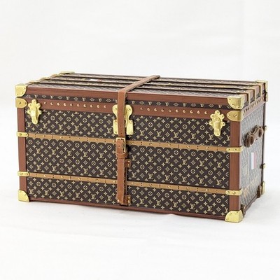 LOUIS VUITTON Monogram Mini Trunk Miss France Paper Weight M99408 2010 VIP Gift