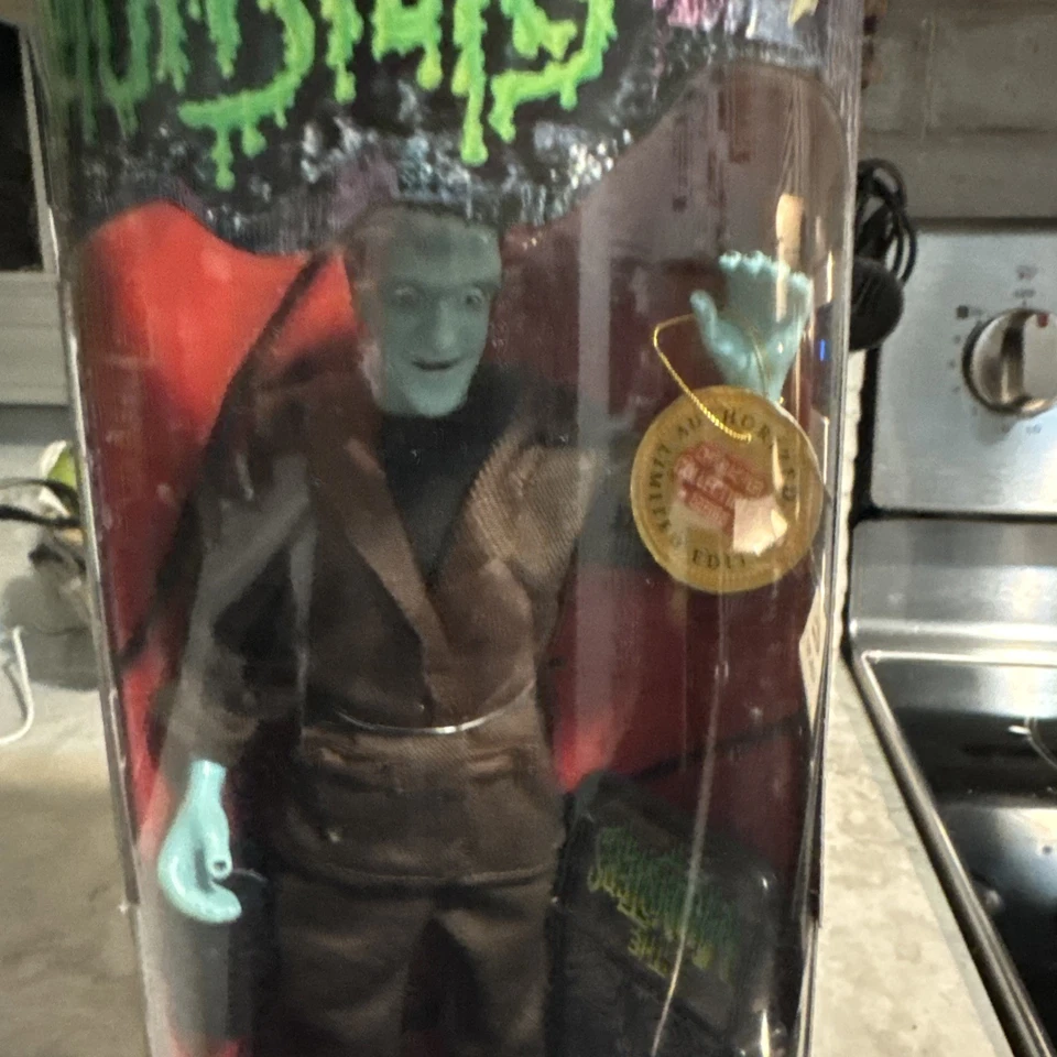 1998 Exclusive Premiere The Munsters Herman Grandpa Lily Doll Action Figures New - Image 4 of 4