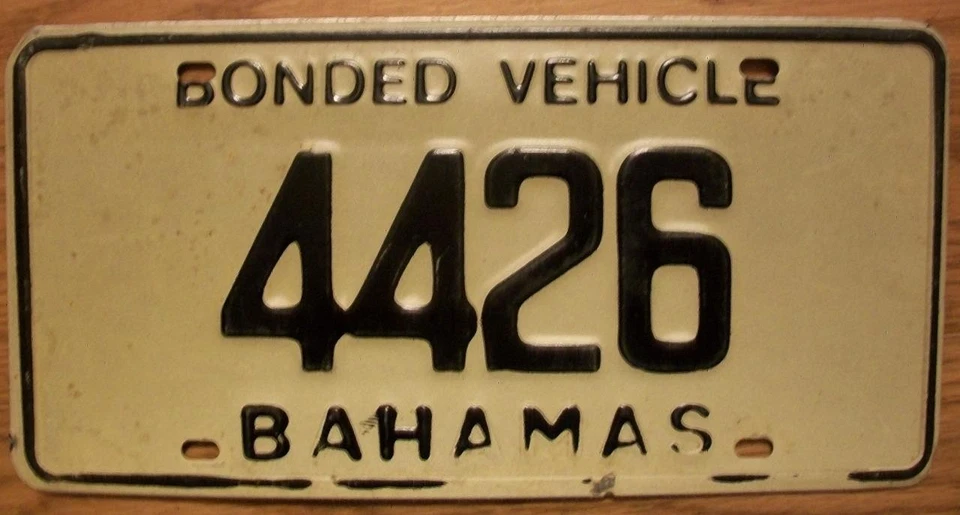 SINGLE BAHAMAS LICENSE PLATE - 1983/87 - 4426 - BONDED VEHICLE - Image 1 of 1