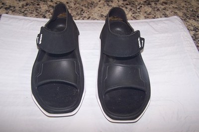 Nike Playscape Big Kids' Sandal / Black CU5296-001 Unisex Youth Size 7Y