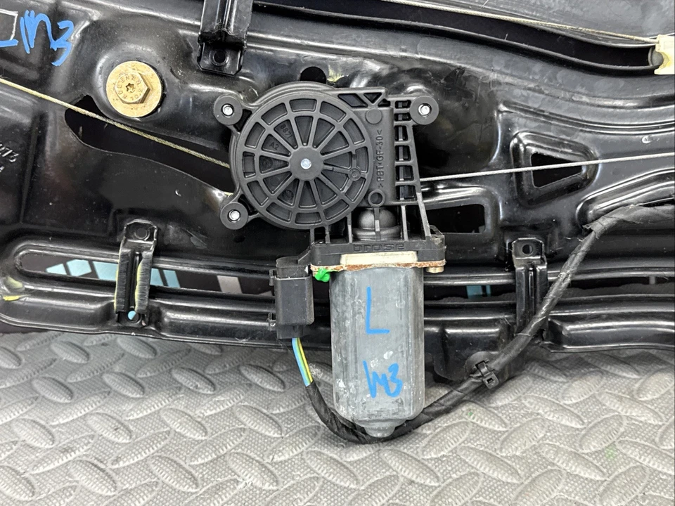 OEM 2001-2006 BMW E46 M3 CONVERTIBLE REGULADOR VENTANA TRASERA IZQUIERDA CON MOTOR Foto 2 de 4