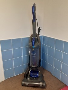 Russell Hobbs ATHENA 2 RHUV5101 Bodenstaubsauger beutellos 400W SIEHE Video