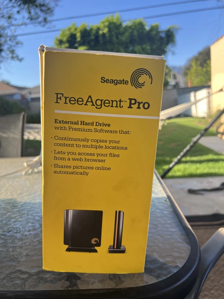 Used Seagate FreeAgent Pro 750GB External Hard Drive, USB 2.0/eSATA - Image 2 of 4