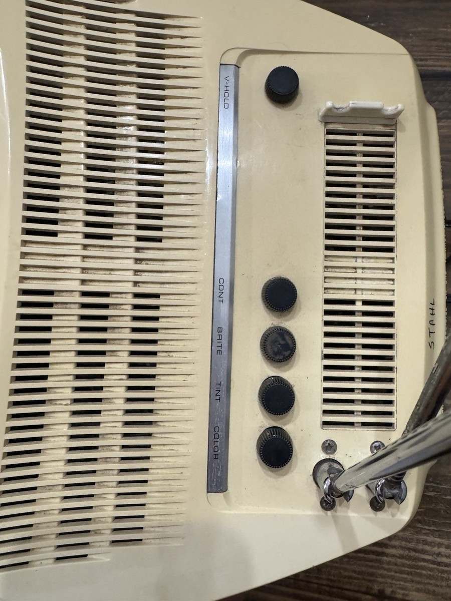 Vintage Color TV Sears Roebuck Electronics 1977 Model 564