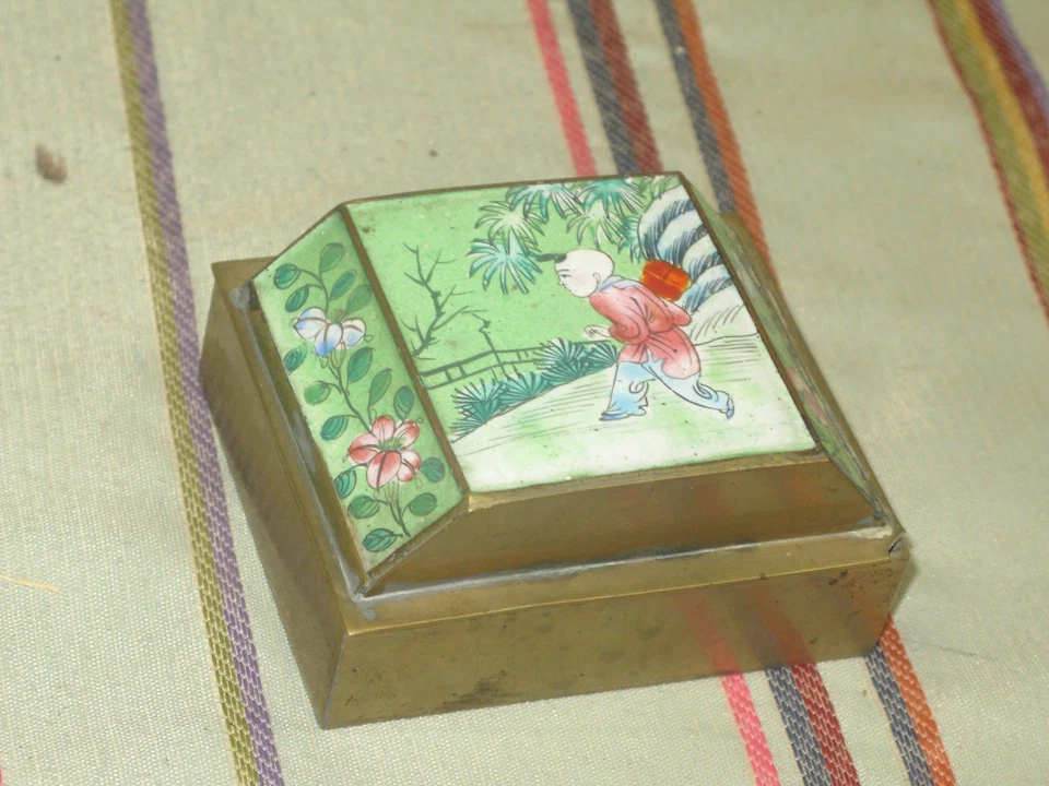 Antigua caja de tabaco de opio pictórica china humidor cobre cantón esmalte sobre metal Foto 2 de 4