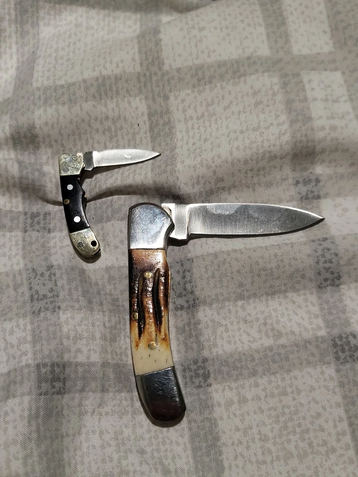 JUEGO DE 4 CUCHILLOS CUBIERTOS COLA BLANCA CON HUESO DE CIERVO CON CAJA bebé 1 3/8" Foto 3 de 4