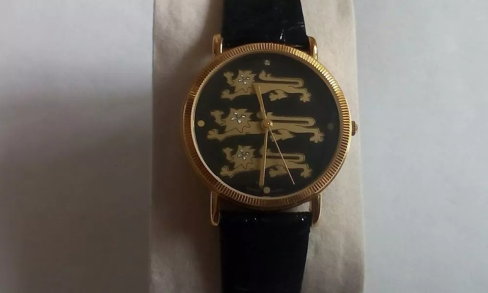 Brooks bentley watch hot sale