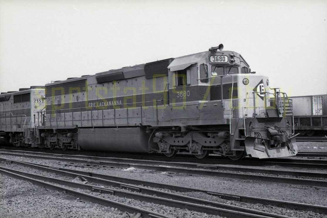 EL Erie Lackawanna EMD SD45-2 Locomotive #3680 - Vintage
