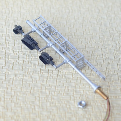 1 x HO scale model 3 colors block signal 3 heads Darth Vader style LED #Z132W - Picture 3 of 6