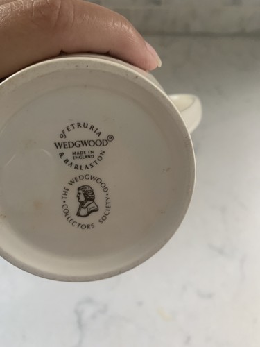 Wedgwood Collector's Society Teapot & Creamer NEW - Picture 4 of 4