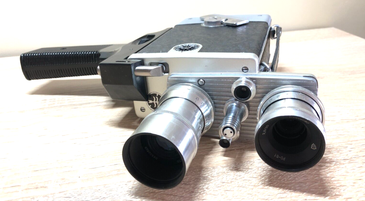 Vintage mechanical movie camera Kiev 16 c-3 USSR Leather Vintage mechanical movie camera Kiev 16 c-3 USSR Leather