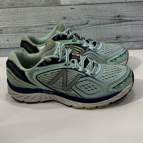 New Balance 860 v7 size 8.5 running 