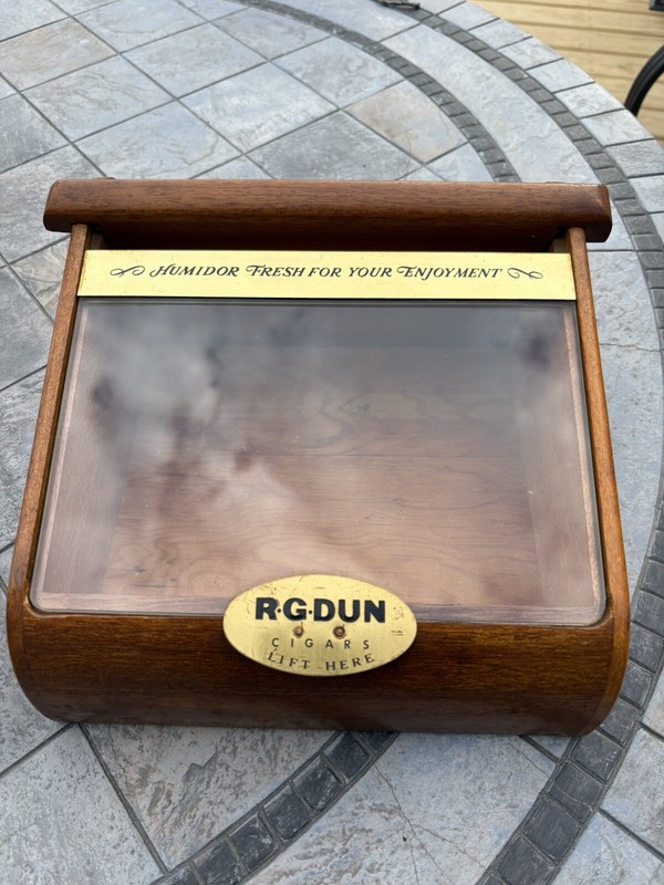 Vintage R.G.DUN Counter Top Cigar Humidor 