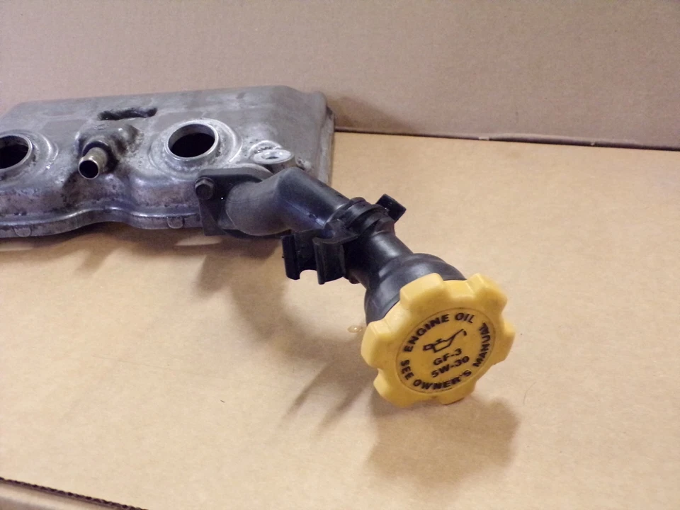 2005 2006 subaru outback legacy valve cover ( driver ) 2.5L - Image 3 of 4