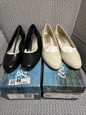 Easy Street Blk  Bone Dress Pumps Size 8w