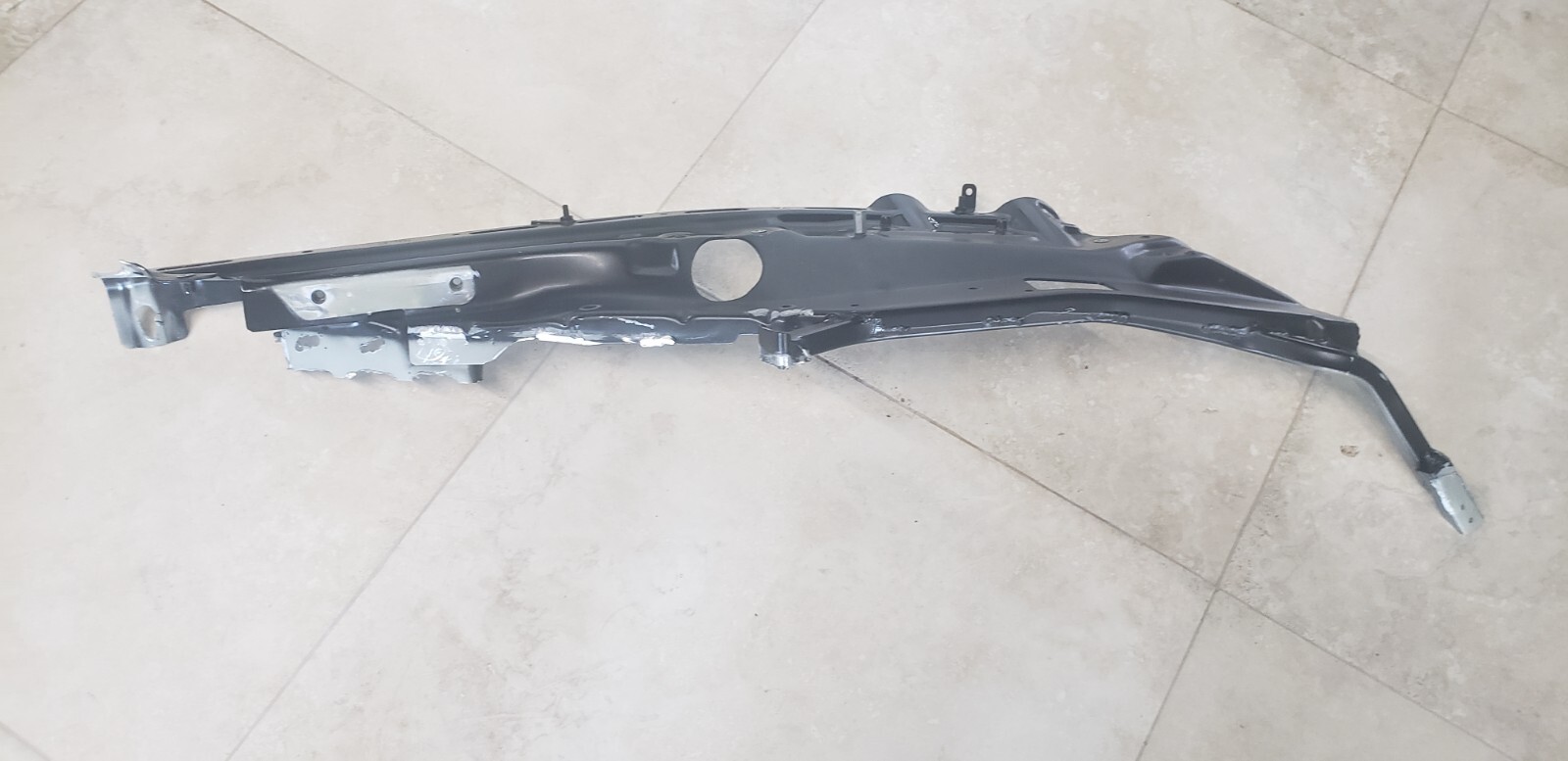Ferrari California T Complete LH Front Fender Mount p/n 850888