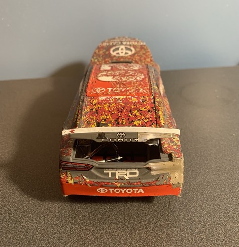 1:24 ACTION 2018 #20 BUYATOYOTA.COM DAYTONA RACE WIN ERIK JONES WINNER 1/336 - Picture 5 of 7