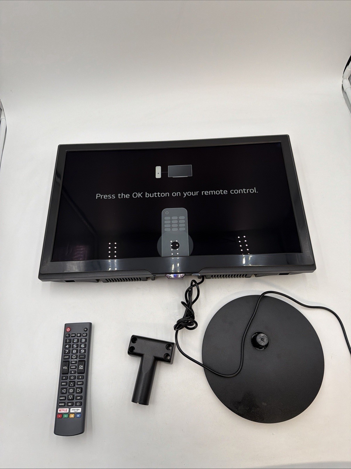 20” Smart Tv, Powered by WebOS Hub