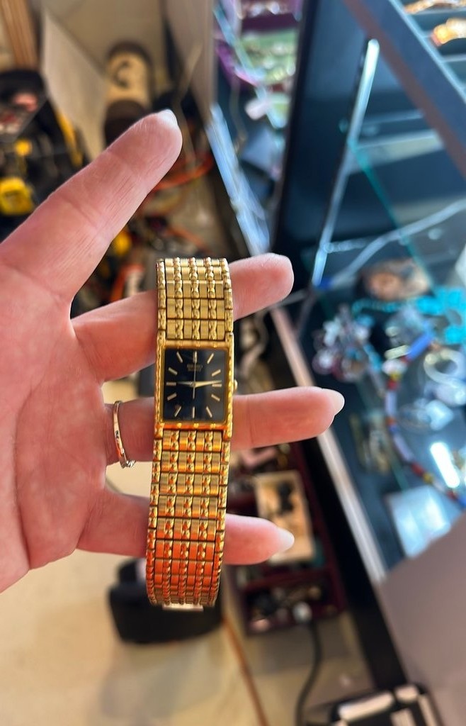 Vintage Seiko Gold-Tone Rectangular Wristwatch - image 1