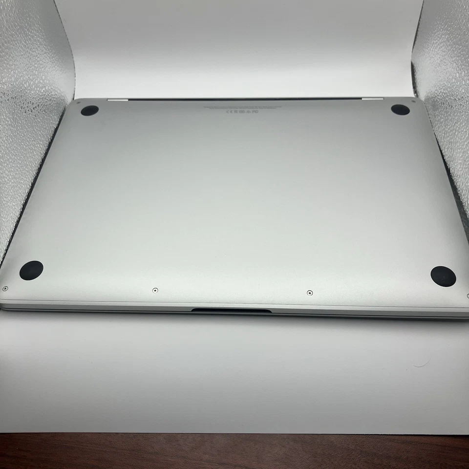 MacBook Pro 2017 13-inch 2.3GHz Dual-Core Intel I5 8GB RAM, 120 GB - Image 3 of 4