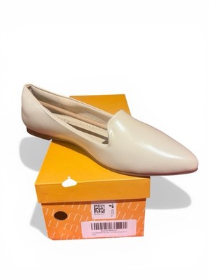 MUSSHOE Beige Slip On Loafer Flats Pointed Toe Womens Size 7