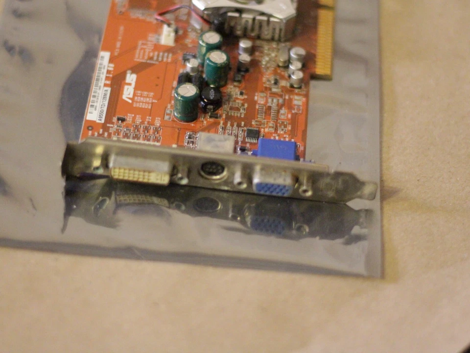ASUS ATI Radeon 9550 128Mb AGP 8x Video Card DVI S-video VGA A9550/TD/128M/A - Image 4 of 4