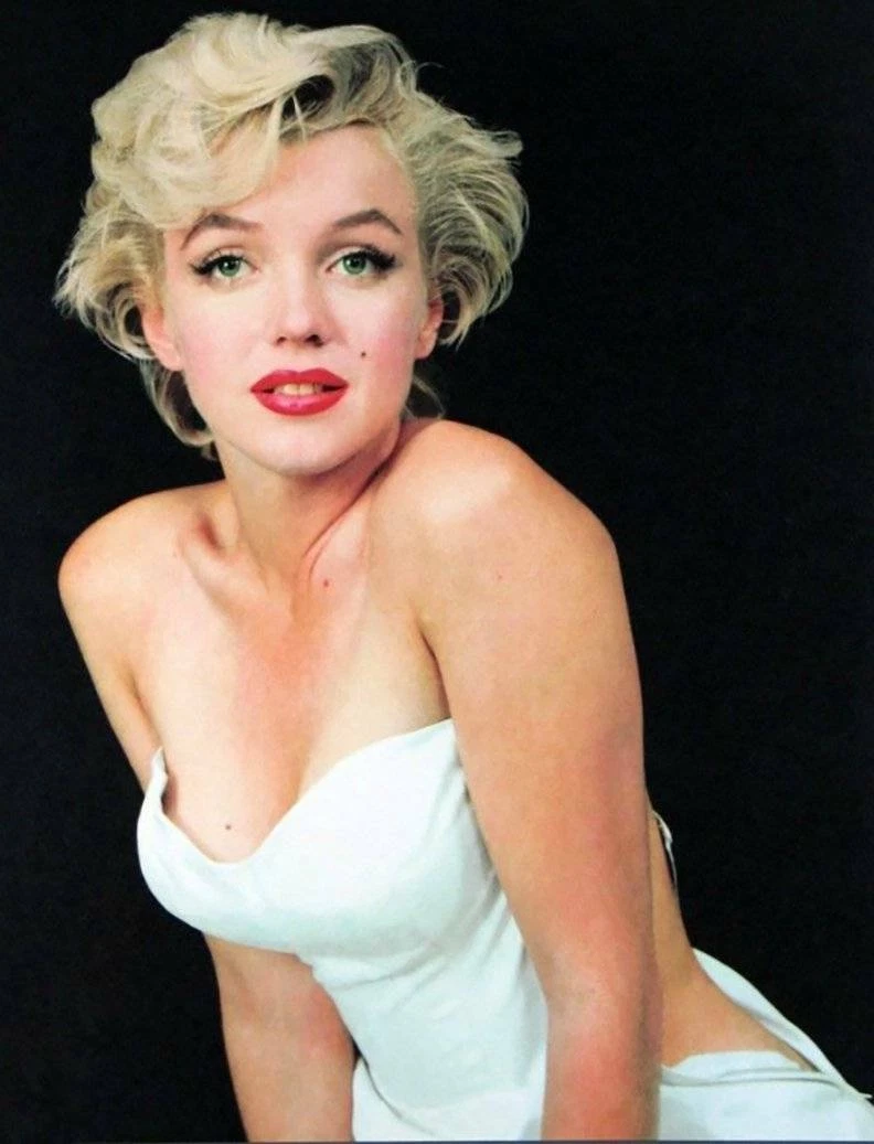 Marilyn Monroe White dress