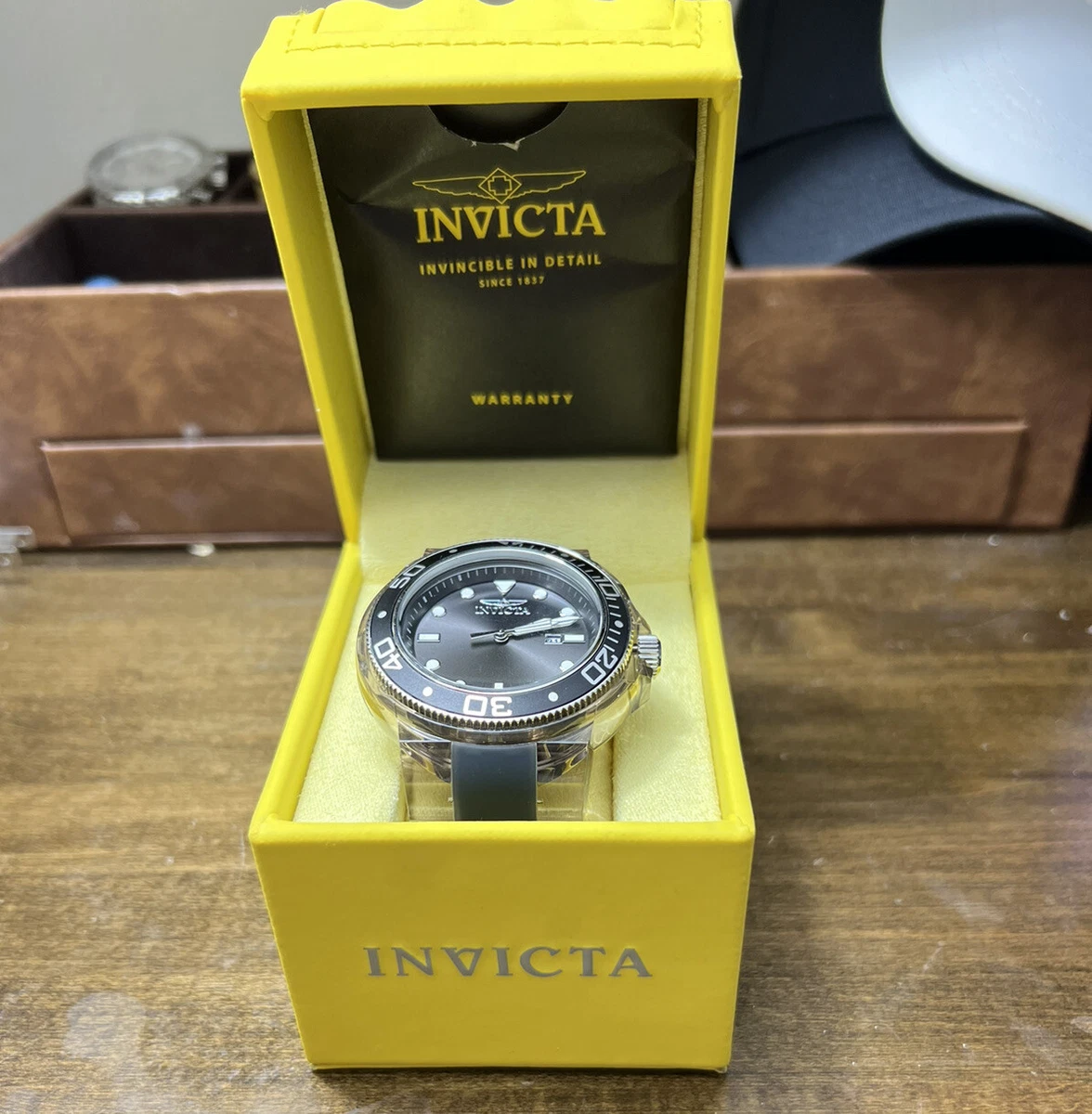 Invicta Men s Pro Diver 32334 51.50mm Quartz Silicone Grey Band Quartz Aluminum