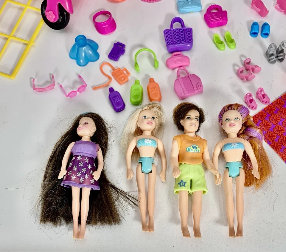 Polly Pocket Playset So Hip Cruise Ship with 4 Dolls & Accessories 2006 - Image 2 of 4