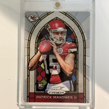 Panini 2017 Prizm Patrick Mahomes II Rookie #10 NFL Card Kansas City Chiefs. rookie card picture