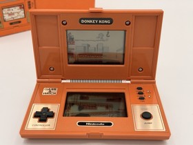 Vintage 1982 Nintendo Game & Watch Donkey Kong DK-52 Handheld CIB Box Manual