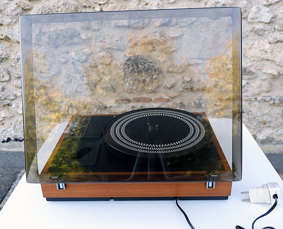 FONS CQ 30 Turntabe (No Arm) - EXCELLENT CONDITION - Image 3 of 4