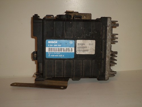 VW Polo 86C - 1.0L Motorsteuergerät 0261200253 Bosch / 030906026A - Bj. 1990