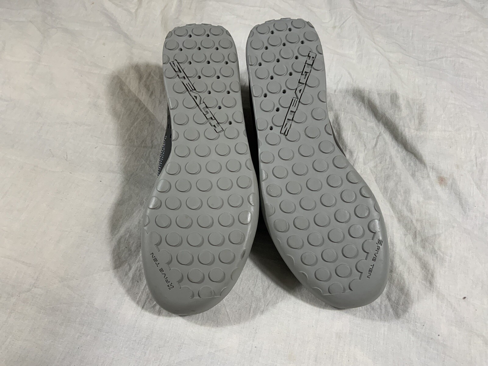 FIVE TEN 5255 BLACK GRAY MOUNTAIN BIKE SHOES WORN ONCE NO INSOLE MENS 11.5