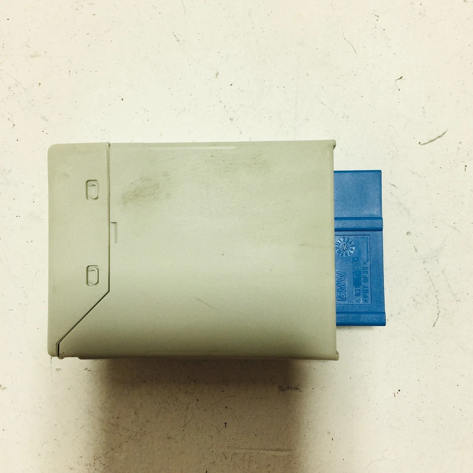 Controlador de bomba de combustible BMW 530e xDrive 2018-2023 OEM Foto 3 de 4