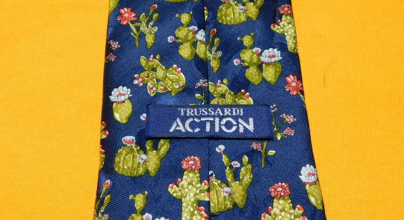 МУЖСКИЕ TRUSSARDI СДЕЛАНО В ИТАЛИИ СИНИЙ/ЗЕЛЕНЫЙ/КРАСНЫЙ ЦВЕТОЧНЫЙ ГАЛСТУК - ГАЛСТУКИ - ДИЗАЙНЕРСКИЕ ГАЛСТУКИ. - Изображение 3 из 3