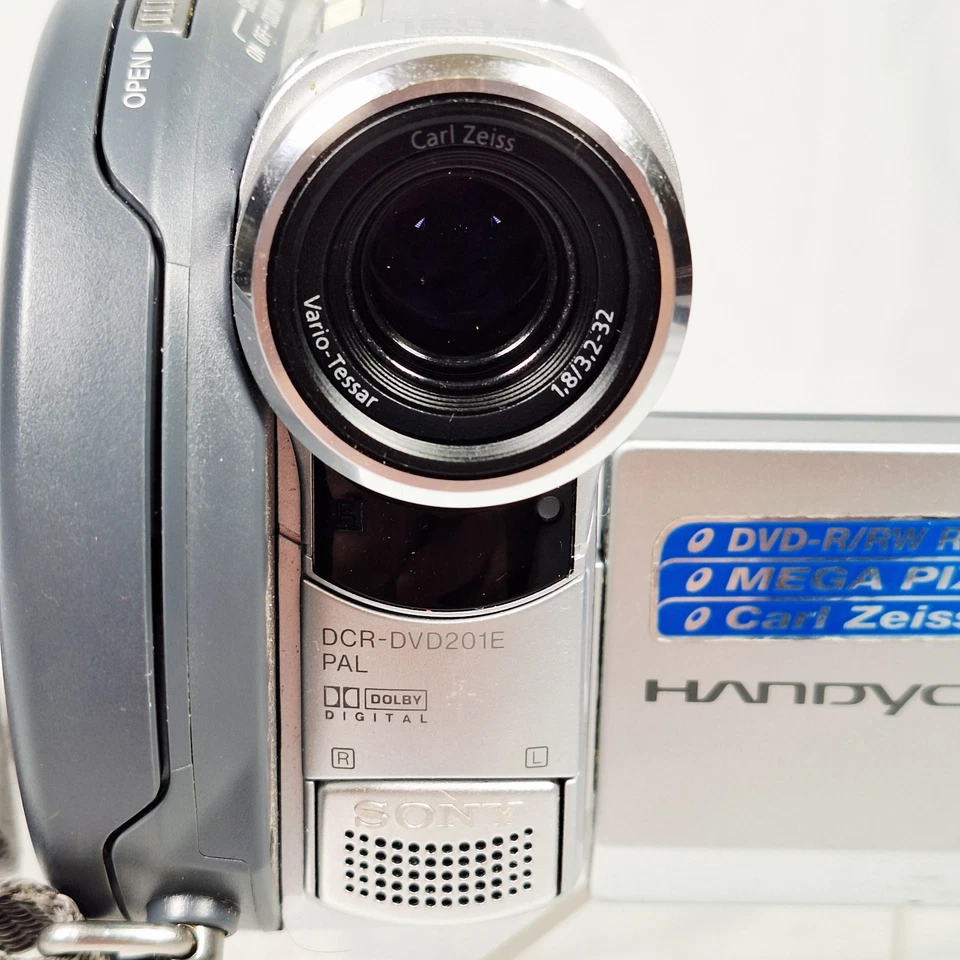 Sony Handycam DCR-DVD201E PAL Handheld DVD Camcorder Silver 120x Digital Tested - Image 3 of 4