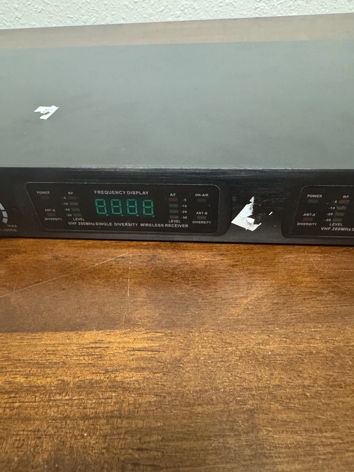 GUINNESS MU-200 dual-channel UHF wireless microphone receiver - Image 3 of 4