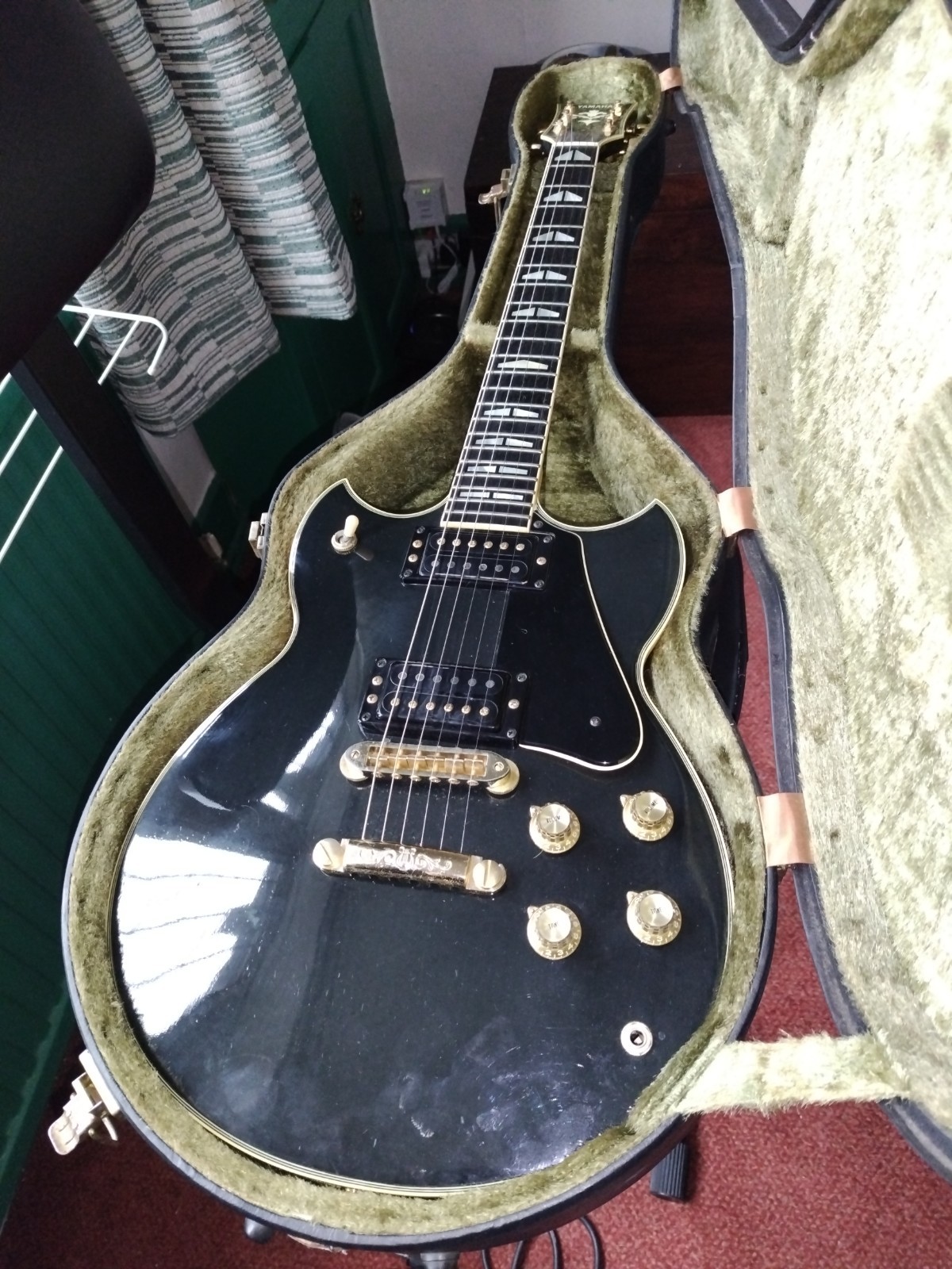 YAMAHA SG 1000 - BLACK - 1983 - ORIGINAL INC ORIGINAL CASE - MADE IN JAPAN MIJ