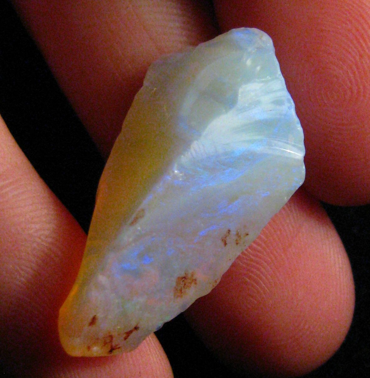 Opale noble d'Australie Coober Pedy de 17ct façonnée pour joaillerie haut de gamme