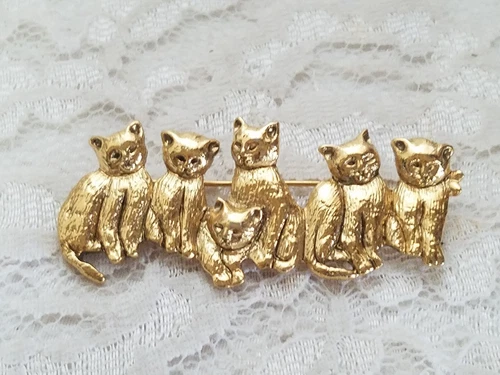 Vintage Brooch Pin Cats in A Row Gold Tone 2 1/4" Womens Costume Fashion Jewelry